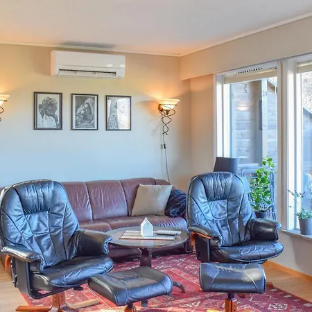 Stunning In With Kitchen Feriehus